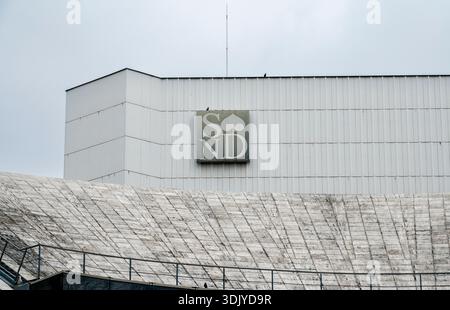 Bratislava, Slowakei - 15. April 2025: Slowakisches Nationaltheater (Slovenske Narodne Divadlo, SND). Neues Gebäude. Bratislava. Slowakei. Stockfoto