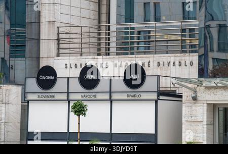 Bratislava, Slowakei - 15. April 2025: Slowakisches Nationaltheater (Slovenske Narodne Divadlo, SND). Neues Gebäude. Bratislava. Slowakei. Stockfoto