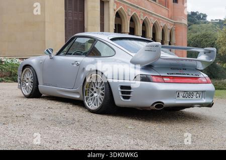 San Sebastian, Spanien-20. September 2025: Porsche 911 (993) Carrera RS von Gemballa Stockfoto