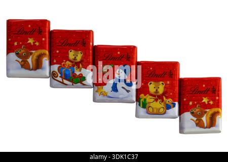 Lindt gewickelte Schweizer Milchschokolade Napolitains Schokolade von Lindt Adventskalender isoliert auf weißem Hintergrund Stockfoto
