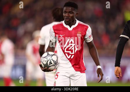 Monaco, Fürstentum Monaco. Januar 2026. Lamine Camara vom AS Monaco FC kontrolliert den Ball während des Spiels der UEFA Champions League Phase MD8 zwischen AS Monaco und Juventus FC im Stade Louis II am 28. Januar 2025 in Monaco, Fürstentum Monaco. Quelle: Marco Canoniero/Alamy Live News Stockfoto