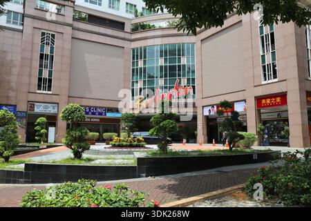 SINGAPUR STADT, SINGAPUR - 11. MÄRZ 2024: Einkaufszentrum Burlington Square in Singapur. Stockfoto