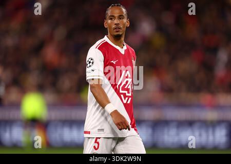 Monaco, Monaco. Januar 2026. Thilo Kehrer von AS Monaco FC sieht beim Spiel der UEFA Champions League Phase MD8 zwischen AS Monaco und Juventus FC am 28. Januar 2025 im Stade Louis II in Monaco, Fürstentum Monaco, an. Quelle: Marco Canoniero/Alamy Live News Stockfoto