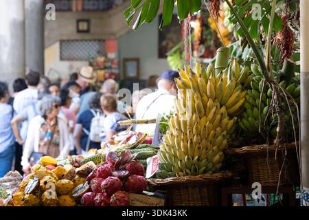 Obst- und Gemüsebereich, Mercado dos Lavradores, Funchal, Madeira, Portugal, Europa Stockfoto