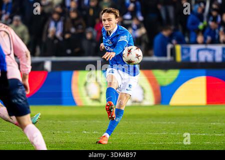 Genk, Belgien. Januar 2026. GENK, BELGIEN - 29. JANUAR: Matt Smets of KRC Genk schießt am 29. Januar 2026 in Genk, Belgien, während des Spiels der UEFA Europa League 2025/26 League Phase MD8 zwischen KRC Genk und Malmö FF in der Cegeka Arena. (Foto von Gabriel Calvino Alonso/BSR Agency) Credit: BSR Agency/Alamy Live News Stockfoto