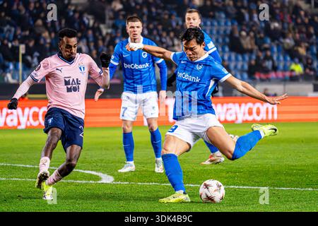 Genk, Belgien. Januar 2026. GENK, BELGIEN - 29. JANUAR: Hyeongyu Oh von KRC Genk schießt am 29. Januar 2026 in Genk, Belgien während des Spiels der UEFA Europa League 2025/26 League Phase MD8 zwischen KRC Genk und Malmö FF in der Cegeka Arena. (Foto von Gabriel Calvino Alonso/BSR Agency) Credit: BSR Agency/Alamy Live News Stockfoto