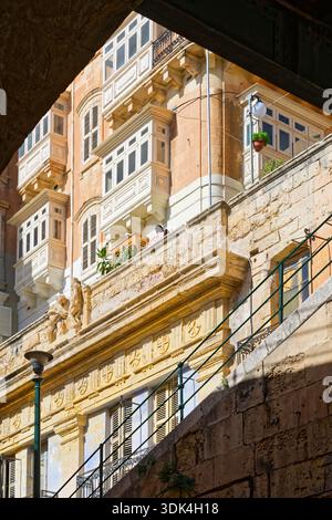 Häuser am Victoria Gate, Valletta, Malta Stockfoto
