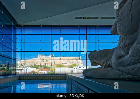 Blick vom Akropolis-Museum der Akropolis im Zentrum von Athen, Griechenland Stockfoto