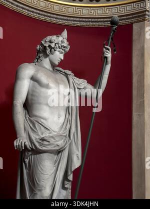 Marmorstatue, bekannt als Braschi Antinous, im Vatikanischen Museum - Vatikanstadt, Italien Stockfoto