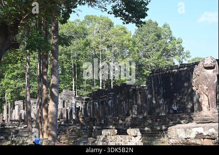 Der Banyon-Tempel - in der Nähe von Angkor Wat in der Gegend von Angkor Thom in Siem Reap, Kambodscha, gelegen - komplizierte Steinschnitzereien und unglaubliche Architektur Stockfoto