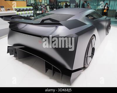 TOKIO, JAPAN - 16. Januar 2025: Detail einer Nissan Hyper Force im Nissan Crossing Showroom am Ginza Place. Stockfoto