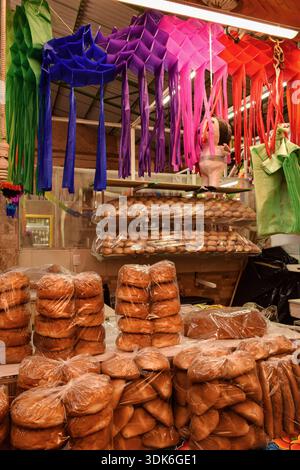 Traditionelles mexikanisches Brot auf dem Markt der Stadt Oaxaca, Mexiko Stockfoto