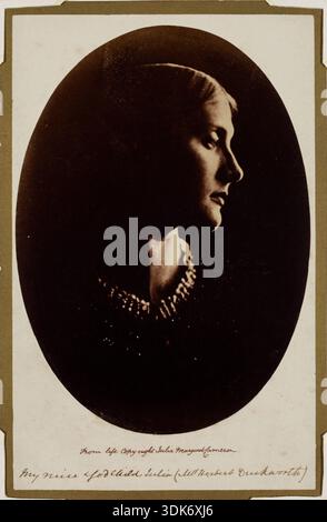 Mrs. Herbert Duckworth, 1867. Aus dem Leben, Copyright Julia Margaret Cameron. Meine Nichte &amp; Patenkind Julia (Mrs. Herbert Duckworth)“. Porträt von Julia Stephen, Mutter von Virginia Woolf und Vanessa Bell. Stockfoto