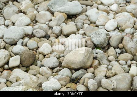 Natürlicher Flussstein Hintergrund und Textur. Stockfoto