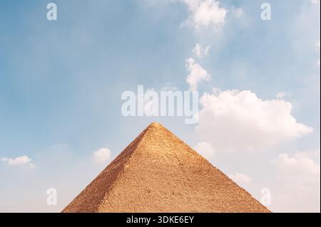 Die Pyramide von Khufu oder große Pyramide, Gizeh Pyramidenkomplex (auch Gizeh Nekropole genannt), Gizeh, Großraum Kairo, Ägypten Stockfoto