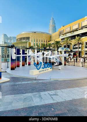 Electric Air Taxi, Dubai Fountain Stockfoto