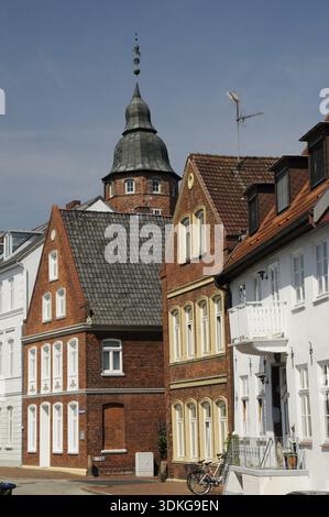 Häuserreihe, Wiebke-Kruse-Turm, Glueckstadt, Binnenhafen, Haus, Häuser, Turm, Wahrzeichen, Königshof, Elbe, Schleswig-Holstein, Deutschland, Nord-G Stockfoto
