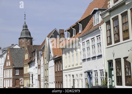 Häuserreihe, Wiebke-Kruse-Turm, Glueckstadt, Binnenhafen, Haus, Häuser, Turm, Wahrzeichen, Königshof, Elbe, Schleswig-Holstein, Deutschland, Nord-G Stockfoto