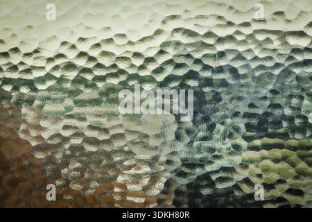 Bunten Milchglas-Fenster an den Türen eines Hotelzimmers Stockfoto