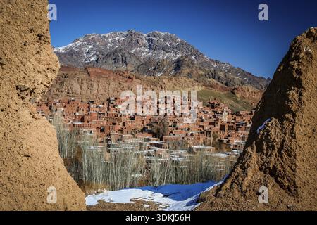 Bergdorf Abyāneh im zentralen Teil des Iran Stockfoto