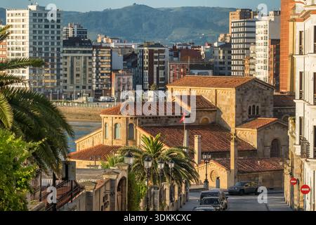 Kirche San Pedro am Wasser in Gijon Spanien Stockfoto