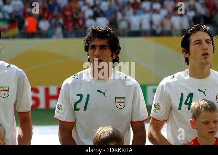 Leipzig Deutschland 21. Juni 2006 FIFA Fussball-Weltmeisterschaft 2006 Gruppenspiel Iran gegen Angola. Zeichnen Sie 1-1. 21 - Mehrzad Madanchi 14 - Andranik Teymourian Stockfoto
