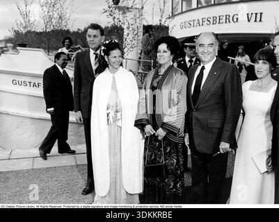 Kungaparet med José López Portillo (1920-2004) Mexikansker Präsident 1976-1982, och hans första fru Carmen Romano (1926-2000) unter Mexikanska statsbesöket i Stockholm 1980 Här finnen även Torbjörn Fälldin och hans fru Solveig Fälldin Carl XVI Gustaf, König von Schweden. Geboren am 30. april 1946. Königin Silvia, geboren am 23. dezember 1943. Stockfoto