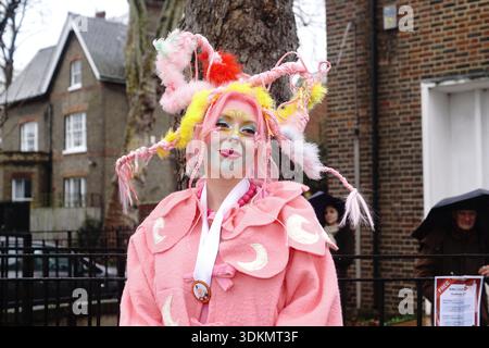 London, Großbritannien. Februar 2026. Credits: Damiano Sinclair, Clowns Grimaldi, 1. Februar 2026, London, Vereinigtes Königreich, 80. jährlicher Grimaldi-Service, Haggerston, Clowns, jährlicher Gedenkgutschein: Damiano Sinclair/Alamy Live News Stockfoto