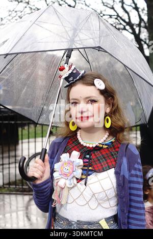 London, Großbritannien. Februar 2026. Credits: Damiano Sinclair, Clowns Grimaldi, 1. Februar 2026, London, Vereinigtes Königreich, 80. jährlicher Grimaldi-Service, Haggerston, Clowns, jährlicher Gedenkgutschein: Damiano Sinclair/Alamy Live News Stockfoto