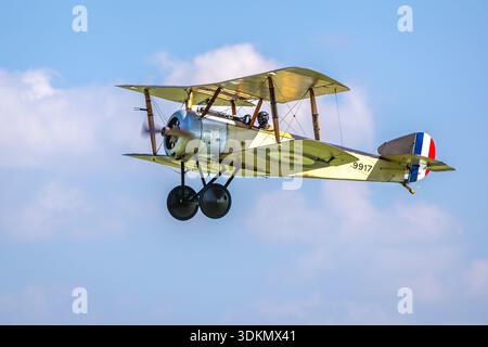 1916 Sopwith Welpe, flugfähig auf der Shuttleworth Military Airshow am 2. Juni 2024. Stockfoto