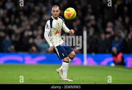 London, Großbritannien. Februar 2026. Xavi Simons (Spurs) während des Tottenham Hotspur V Manchester City Premier League Spiels im Tottenham Hotspur Stadium, London. Dieses Bild ist NUR für REDAKTIONELLE ZWECKE bestimmt. Für jede andere Verwendung ist eine Lizenz von Football DataCo erforderlich. Quelle: MARTIN DALTON/Alamy Live News Stockfoto