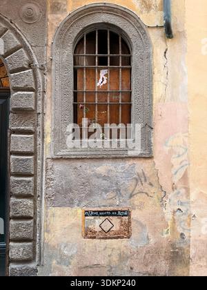 Weinfenster, ein historisches Merkmal in Florenz, Italien Stockfoto