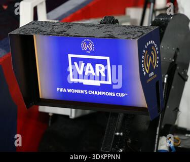 London, Großbritannien. Februar 2026. London, England, 1. Februar 2026: VAR-Monitor beim Finale des FIFA Women's Champions Cup 2026 zwischen Arsenal und SC Corinthians im Emirates Stadium in London. (Foto von Jay Patel/Sports Press Photo/SPP) Credit: SPP Sport Press Photo. /Alamy Live News Stockfoto