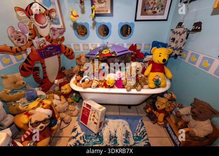 Picayune, Mississippi, USA. Februar 2026. Das Teddy Bear House Museum befindet sich eine Stunde nördlich von New Orleans und zeigt mehr als 100.000 Bären-bezogene Gegenstände in seiner Sammlung. Hervorzuheben sind die Artikel, die sich auf Präsident Teddy Roosevelt beziehen, nach dem der Teddybär benannt wurde. (Kreditbild: © Brian Cahn/ZUMA Press Wire) NUR REDAKTIONELLE VERWENDUNG! Nicht für kommerzielle ZWECKE! Stockfoto