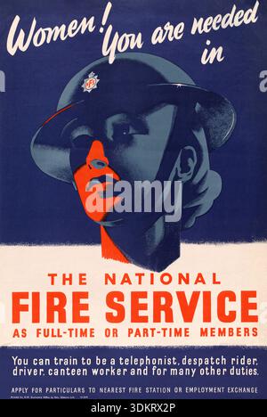 Dieses Vintage-Propagandaplakat aus dem Zweiten Weltkrieg von Frank Newbould aus den 1940er Jahren zeigt eine stilisierte Illustration einer Frau in einem N.F.S. Helm. Das Poster ermutigt Frauen, als Vollzeit- oder Teilzeitmitglieder der „National Fire Service“ beizutreten und hebt Rollen wie Telefonistin, Entsendefahrer, Fahrer und Kantinenangestellte hervor. Stockfoto