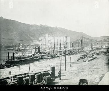 Monongahela Wharf in Pittsburgh, Pennsylvania, amerikanisches Vintage-Foto aus dem 19. Jahrhundert Stockfoto