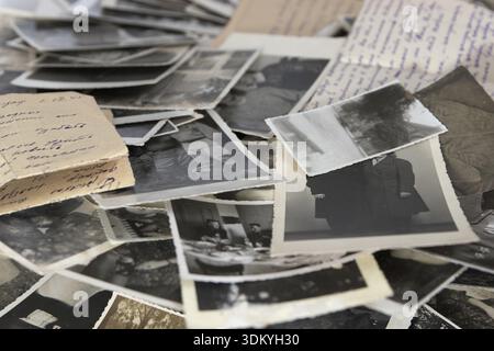 Alte Amateur-Nachkriegsfotos und Briefe, 1940er Jahre Stockfoto