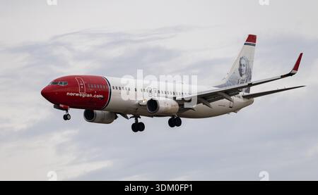 Das Flugzeug der NORWEGISCHEN Fluggesellschaften landet auf dem Flughafen Barcelona Stockfoto