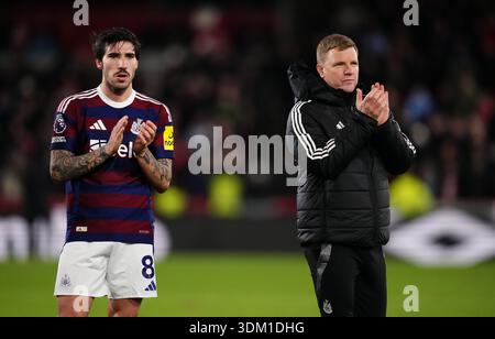 File photo dated 07-12-2024 of Eddie Howe (right) with Sandro Tonali. Newcastle boss Eddie Howe does not fear a repeat of the Alexander Isak transfer saga after holding deadline-day talks with Sandro Tonali. Issue date: Tuesday February 3, 2026. Stockfoto