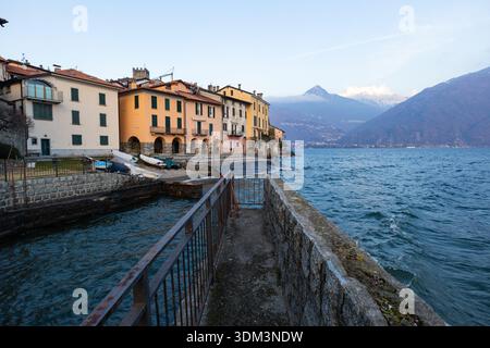 Blick auf das Dorf Santa Maria Rezzonico am Comer See Stockfoto