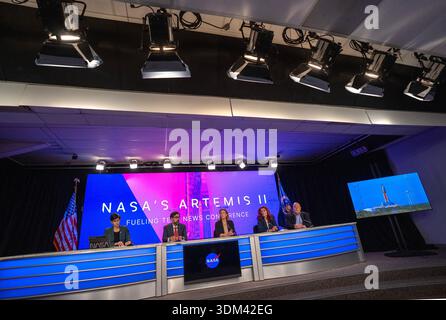 John Honeycutt (R), Charlie Blackwell Thompson (2., R), Lori Glaze, stellvertretender Administrator für die Entwicklung des Explorationssystems, und Amit Kshatriya (2., L) erklären, warum der geplante Artemis-II-Mondstart während einer Pressekonferenz im Kennedy Space Center in Florida am Dienstag, den 3. Februar 2026 verschoben wurde. Während eines Tanktests des Raketensystems am Montag wurde ein Leck entdeckt, das den Start des 8. Februar frühestens auf den 6. März verzögerte. Foto: Pat Benic/UPI Stockfoto