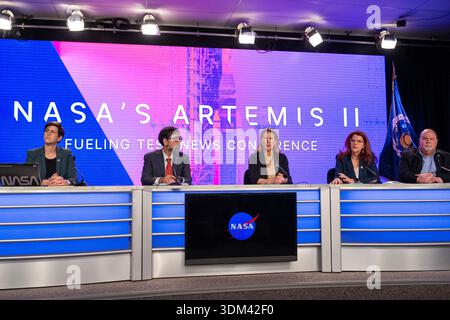 John Honeycutt (R), Charlie Blackwell Thompson (2., R), Lori Glaze, stellvertretender Administrator für die Entwicklung des Explorationssystems, und Amit Kshatriya (L) erklären, warum der geplante Artemis II-Mondstart während einer Pressekonferenz im Kennedy Space Center in Florida am Dienstag, den 3. Februar 2026 verschoben wurde. Während eines Tanktests des Raketensystems am Montag wurde ein Leck entdeckt, das den Start des 8. Februar frühestens auf den 6. März verzögerte. Foto: Pat Benic/UPI Stockfoto