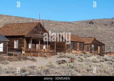 Seiler, Cameron und Bell Häuser in der historischen Bergbaustadt Bodie, Kalifornien, USA. Stockfoto