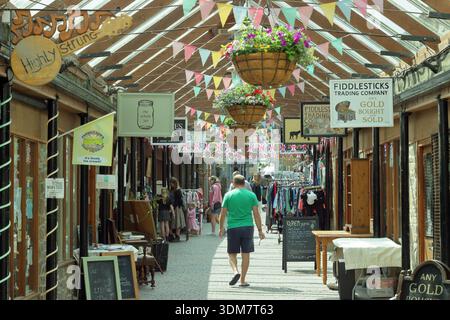 Devon. Toller Torrington Pannier Market and Arcade, ein verdeckter viktorianischer Markt in Great Torrington, einem hübschen Dorf in North Devon, SW England, Großbritannien Stockfoto
