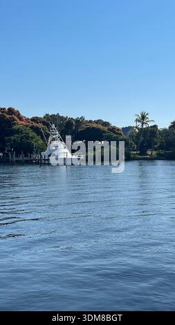 Das Sportfischboot legte am Saint Lucie River in Stuart, Florida an Stockfoto