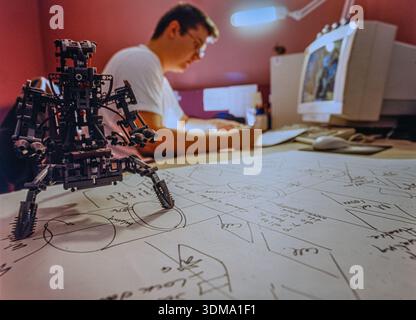 Ein Videospieldesigner und Programmierer im ikonischen Büro der Lionhead Studios in Guildford, Großbritannien. Stockfoto
