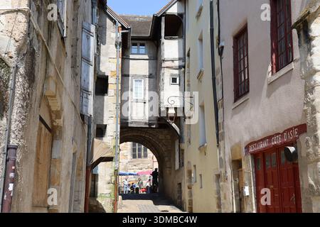 Bâtiment typique, vue de l'extérieur, ville de Montlucon, Département de l'Allier, Frankreich Stockfoto
