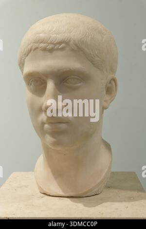 Marmorporträtkopf des Kaisers Alexander Severus im Civico Museo Archeologico di Milano, Italien. Severan-Dynastie, 3. Jahrhundert n. Chr. römische Reichsform Stockfoto