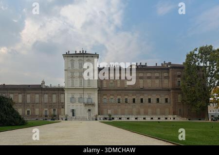 Königspalast von Turin (Palazzo reale di Torino) aus dem Königlichen Garten, Musei Reali di Torino, Turin, Italien. Stockfoto