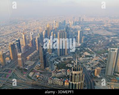 Blick bei Tag vom Burj Khalifa, Dubai, Dubai Emirate, Vereinigte Arabische Emirate Stockfoto